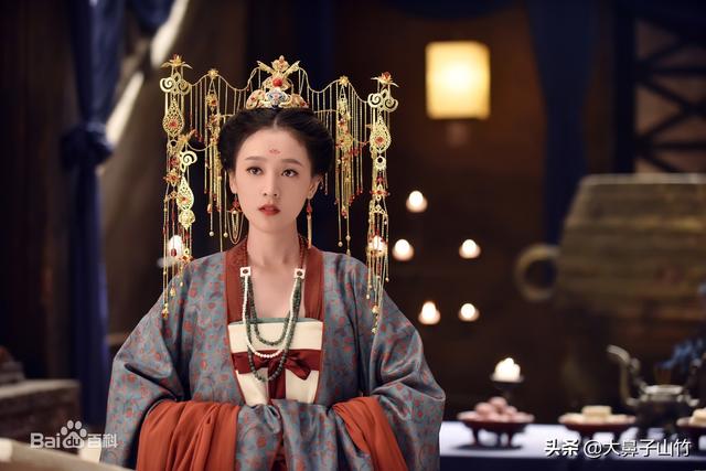 说说一部甜蜜逗趣的爱情故事网剧《手可摘星辰》