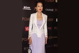 孟广美身材实在是好，高挑有型，不看脸真看不出年纪！图片