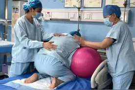 生孩子时，医生最喜欢说的几句话，看似忽悠人，其实都是为孕妇好图片