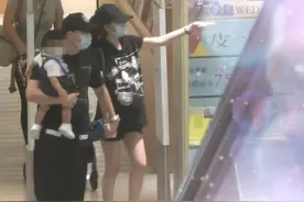 安以轩挺孕肚和老公做产检 夫妻俩十指紧扣超甜蜜图片
