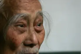 男人50岁后眉毛变长，意味着什么？是长寿特征还是身体出问题了？图片