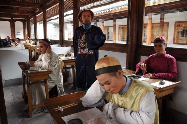 《儒林外史》作者吴敬梓出身名门，死后连棺材都买不起