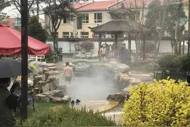 葫芦岛兴城泡温泉：观渤海游古城其乐融融图片