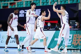 五年后，上海男篮再取七连胜！但一切已物是人非……图片