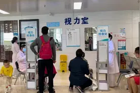 17岁确诊糖尿病致视力骤降，竟是爱吃惹的祸图片