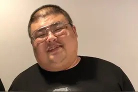 29岁网红“泡泡龙”猝死，暴食加高强度工作，拿命换来流量红利图片