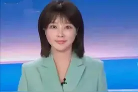 央视美女主持人胡蝶，二胎产后首亮相，脸部浮肿身材胖了一圈图片