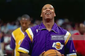 前NBA球员：乔丹预言得50分，我告诫队友别激怒他，仍被他得54分图片