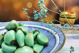 腊八蒜，用对醋是关键，切记“多加1步多加2白”，3天就变绿图片