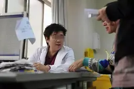 怀孕五个月产检是双胞胎，孩子出生后，全家吓得瘫倒在地图片