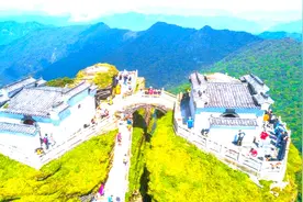 我国最危险四大建筑，恐高症不要去，梵净山金顶榜上有名图片