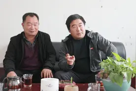 农村养鹅林下养殖有啥好处？这样做养鹅才会赚的多，建议收藏视频封面