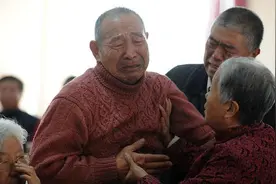 “我宁可自杀，也不会去养老院”：中国老人为何不愿住养老院？图片