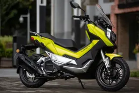 1万多，可跑川藏线，力帆ADV踏板LF150T-8，百公里2.62L油图片