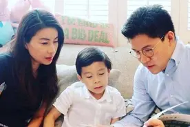 霍启刚曝送儿子上学很兴奋，7岁霍家小少爷，终成霸道总裁图片