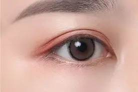 眼睛又小又没神？快来试试这款开眼角眼妆吧！图片