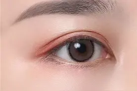眼睛又小又没神？快来试试这款开眼角眼妆吧！图片