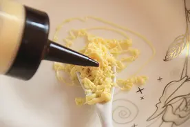 法国人经常摄入饱和脂肪，为何还那么瘦，而且人均寿命超过80岁？图片