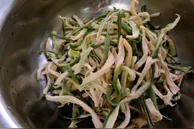 萝卜干直接晒还是直接腌？教你60年老方法，脆爽入味，1年不坏图片