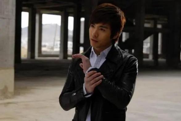 为何有人说《铠甲勇士》第一部是经典?