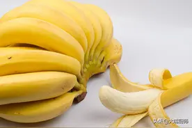 才知道，香蕉“弯的”和“直的”区别大！牢记3点，香蕉又软又甜图片