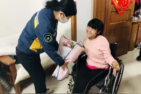 残疾姑娘自力更生，八年坚守真情相伴图片