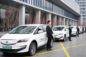 换电网约车即将上线？曹操出行换电车枫叶80V曝光图片