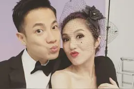 杨千嬅陪老公回上海老家，丁子高与堂兄丁子峻同框，两人长相相似图片