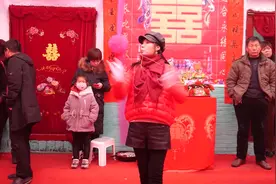 山西民间结婚乐队演出片段，这指挥颜直挺高啊视频封面