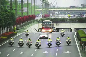凯旋的白衣川军，值得礼遇图片