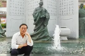 5年前，他用一首15字的《故乡》获现代诗大赛头奖，获奖10万图片