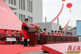 陇东学院举行2021届学生毕业典礼暨学士学位授予仪式图片