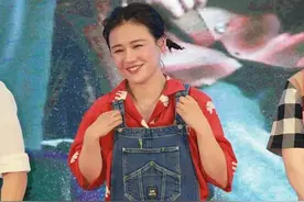 马思纯变肥后，造型反而更有看点，穿上“初恋裤”太可爱了图片