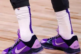 总决赛G1球员战靴：隆多穿李小龙配色欧文6，浓眉穿科比5图片