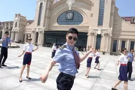乘风破浪！看铁路小哥哥小姐姐洗脑齐舞图片
