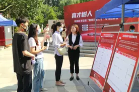 教培行业人才再就业专场招聘会举行，作业帮、学而思离职员工应聘图片