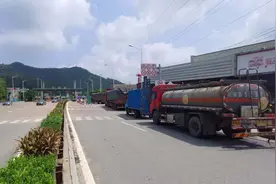 代表委员热切关注广昆高速云浮东出入口扩建工程图片