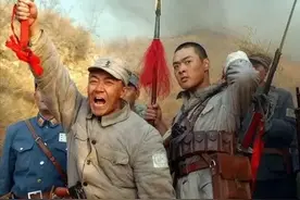 《亮剑》剧组重聚，16年了，李幼斌张光北各不同，配角张桐成视帝图片