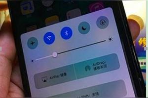 iPhone 7 Plus照相无闪光手电筒打不开故障维修方法图