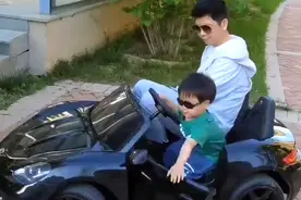 舅舅来做客，小外甥用最高规格迎接舅舅，网友：舅舅幸福感爆棚图片