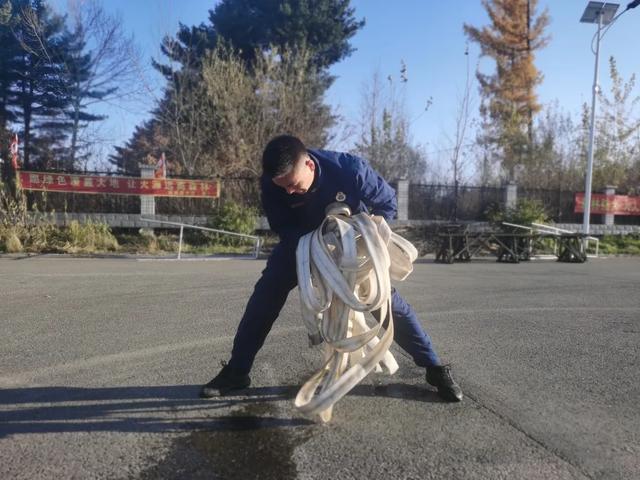 守护绿水青山 | 长白山下强本领 水泵架设练为战