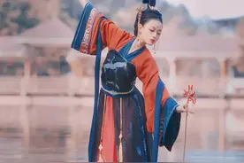 贵州女孩“水上漂”，网友惊呼：这是仙女下凡啊图片
