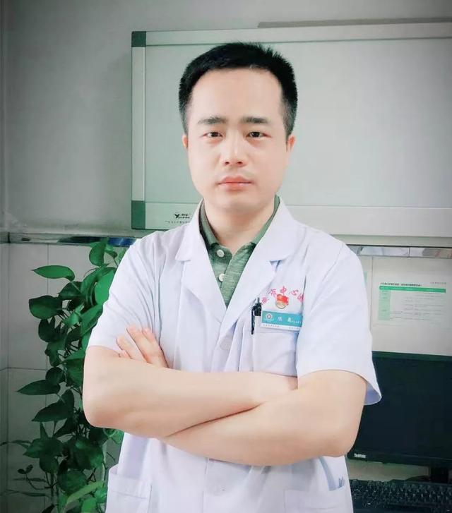 肚脐眼下面一点一按就酸痛（科普视频肚脐眼下面疼是什么原因）