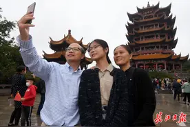 疫期“援汉”，国庆长假“回汉”探“亲”，从此，武汉是故乡图片