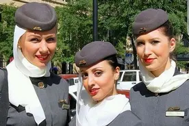 荷兰空姐到中国，上街不到十分钟就懵了：我真的是在中国吗？图片