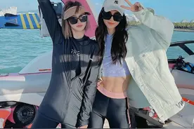 杨颖穿露脐衫玩冲浪，大秀脚背梅花纹身，仨姐妹海边放生行善图片