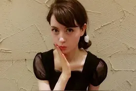 英国女孩嫌自己胖，去韩国手术减肥，结果只剩38公斤！图片