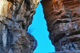 北方小天坑，原生态冰挂，到洛阳这个景点打卡，人少景美还免费图片