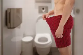 内裤穿三角，还是四角的好？忽略这3个细节，男人会很“受伤”图片