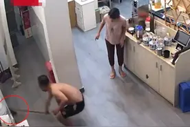 广东一男子举木棍打老鼠一击即中，打死后一系列操作让人哭笑不得图片